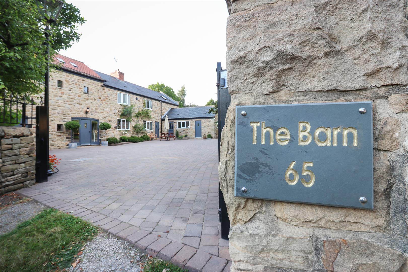 The Barn, High Street, Old Whittington, Chesterfield, S41 9LA Dales